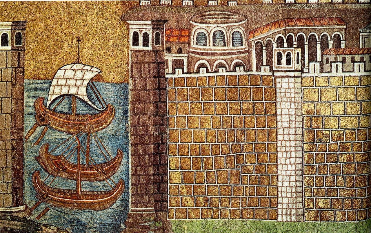 Ravenna, dettaglio del mosaico con la città di Classe e tre navi, nella basilica di Sant'Apollinare Nuovo.